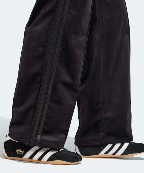 adidas(アディダス)の「アディカラー ベロア トラックパンツ / アディダスオリジナルス adidas Originals(スウェットパンツ・レディース・ブラック・XX-LARGE/LARGE/MEDIUM/SMALL/X-LARGE/X-SMALL)」の5枚目の写真