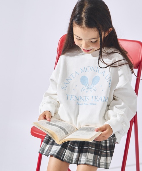 ever closet（エバークローゼット）の「【ヨレ知らず】主役になる グラフィック裏毛トレーナー（スウェット・キッズ・ネイビー/オフホワイト/サックスブルー/ピンク/グレー系その他/グリーン系その他/レッド系その他/グレー系その他2・90cm/100cm/110cm/120cm/130cm/140cm/150cm）」の10枚目の写真