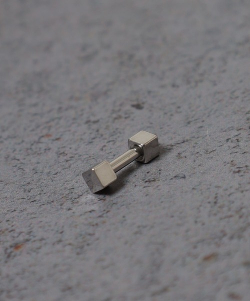 EVER METAL(エバーメタル ever metal EVER METAL)の「EVERMETAL アンテナヘリックス ボディピアス 金属アレルギー対応 サージカルステンレス 316L 日本製(ピアス(片耳用)・メンズ・ブラック系2/ブラック系1/ブラック系3/ゴールド系1/シルバー系4/ゴールド系2/シルバー系2/シルバー系1/シルバー系3/ゴールド系3・FREE)」の16枚目の写真