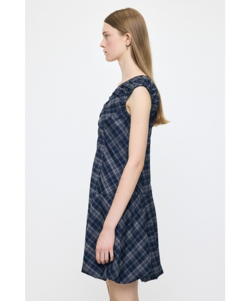 MOUSSY(マウジー)の「CHECK BALLOON ミニドレス(ワンピース・レディース・ボルドー/ブラウン/ネイビー・1/2)」の15枚目の写真