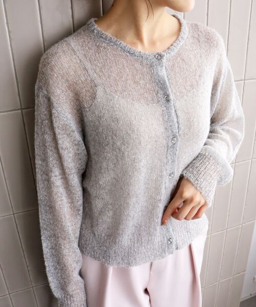 le.coeur blanc(ルクールブラン)の「シアーモヘヤクルーネックカーデ(カーディガン/ボレロ・レディース・グレー/ピンク/ベージュ・38)」の15枚目の写真
