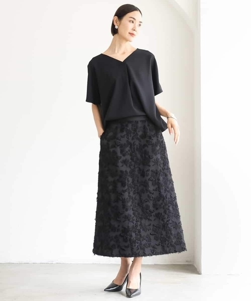MICHEL KLEIN（ミッシェル・クラン）の「[セットアップ対応]Vネックフレアブラウス（シャツ/ブラウス・レディース・ブラック・38）」の2枚目の写真