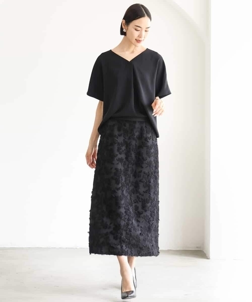 MICHEL KLEIN（ミッシェル・クラン）の「[セットアップ対応]Vネックフレアブラウス（シャツ/ブラウス・レディース・ブラック・38）」の3枚目の写真