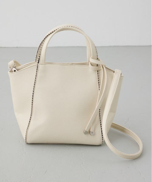 AZUL by moussy(アズールバイマウジー)の「2WAY ボールチェーンミニトートバッグ ハンドバッグ ショルダーバッグ 斜め掛け・肩掛けOK!ショルダーストラップ付き(ショルダーバッグ・レディース・グレー/ブラック/アイボリー・FREE)」の2枚目の写真