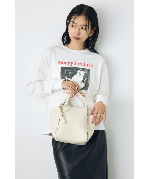 AZUL by moussy(アズールバイマウジー)の「2WAY ボールチェーンミニトートバッグ ハンドバッグ ショルダーバッグ 斜め掛け・肩掛けOK!ショルダーストラップ付き(ショルダーバッグ・レディース・グレー/ブラック/アイボリー・FREE)」の6枚目の写真