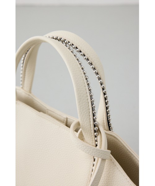 AZUL by moussy(アズールバイマウジー)の「2WAY ボールチェーンミニトートバッグ ハンドバッグ ショルダーバッグ 斜め掛け・肩掛けOK!ショルダーストラップ付き(ショルダーバッグ・レディース・グレー/ブラック/アイボリー・FREE)」の13枚目の写真
