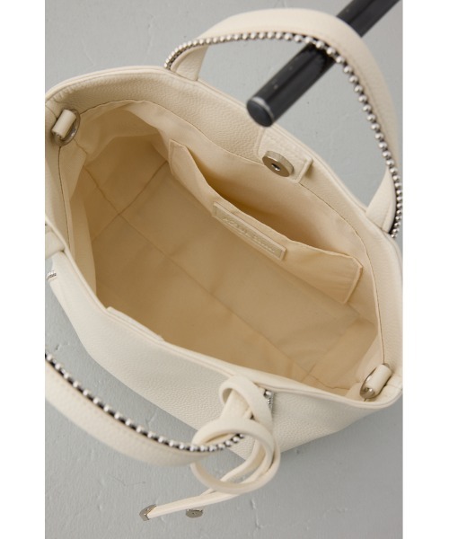 AZUL by moussy(アズールバイマウジー)の「2WAY ボールチェーンミニトートバッグ ハンドバッグ ショルダーバッグ 斜め掛け・肩掛けOK!ショルダーストラップ付き(ショルダーバッグ・レディース・グレー/ブラック/アイボリー・FREE)」の16枚目の写真