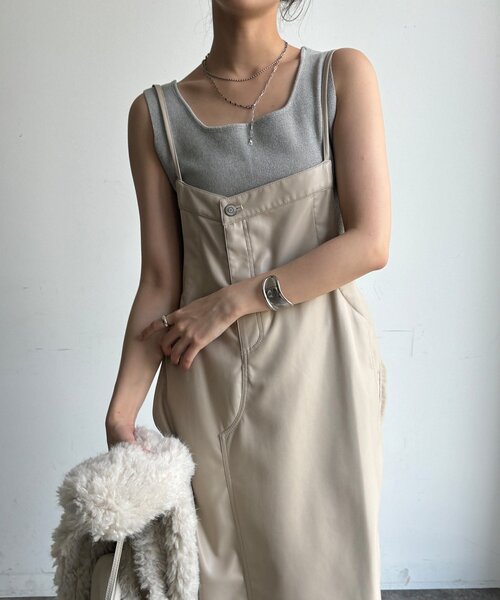 DouDou(ドゥドゥ)の「【WEB限定】フェイクレザーストラップジャンスカ(ワンピース・レディース・ブラック/ライトベージュ・FREE)」の17枚目の写真