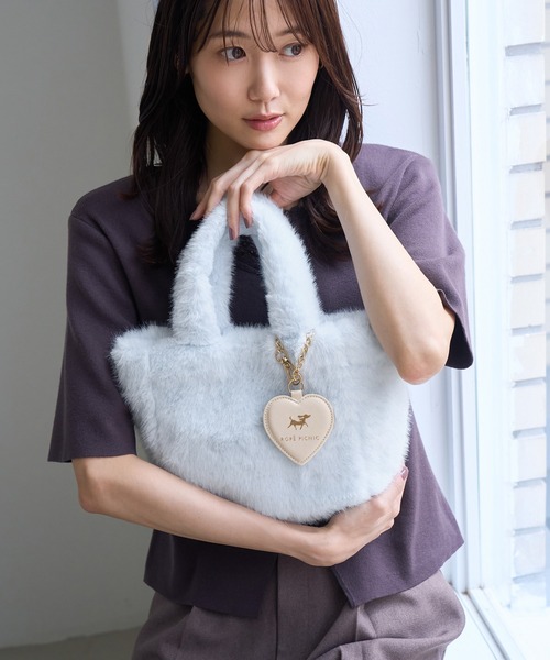 ROPE' PICNIC(ロペピクニック)の「PICNIC DOGシリーズ ミラーチャーム付きファーハンドバッグ(トートバッグ・レディース・チャコールグレー/ピンク/サックスブルー/キナリ・FREE)」の10枚目の写真
