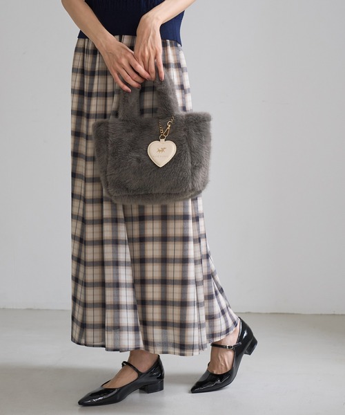 ROPE' PICNIC(ロペピクニック)の「PICNIC DOGシリーズ ミラーチャーム付きファーハンドバッグ(トートバッグ・レディース・チャコールグレー/ピンク/サックスブルー/キナリ・FREE)」の5枚目の写真
