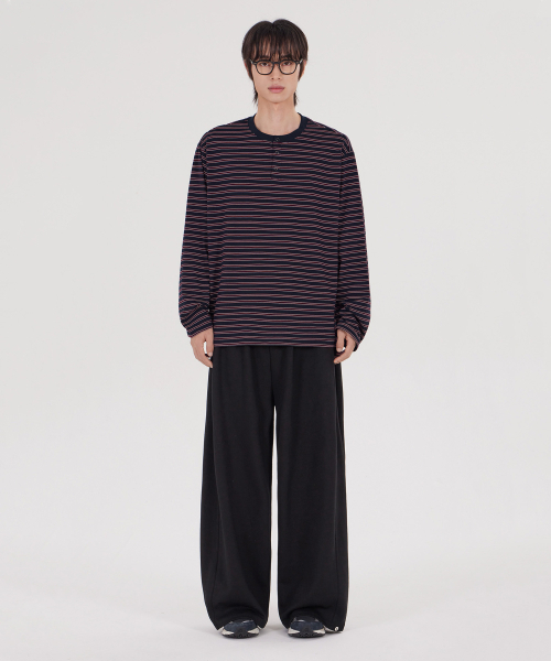GLW（ジーエルダブリュ）の「[ユニセックス] ストライプヘンリーネックロングスリーブTワイン（Tシャツ/カットソー・メンズ・その他・SMALL/MEDIUM/LARGE/X-LARGE）」の3枚目の写真