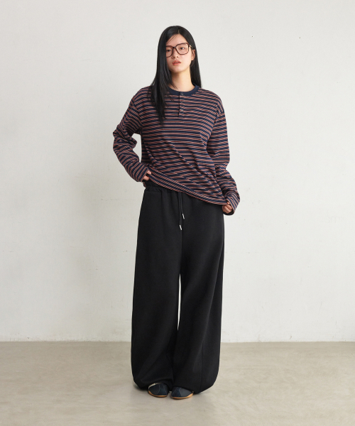 GLW（ジーエルダブリュ）の「[ユニセックス] ストライプヘンリーネックロングスリーブTワイン（Tシャツ/カットソー・メンズ・その他・SMALL/MEDIUM/LARGE/X-LARGE）」の4枚目の写真