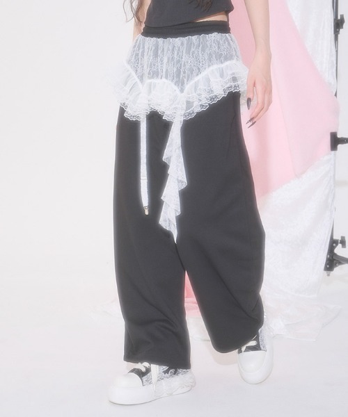 FickleBebe(フィクルベベ)の「アシメレースガーターパンツ(その他パンツ・レディース・ピンク/ブラック/グレー・FREE)」の2枚目の写真