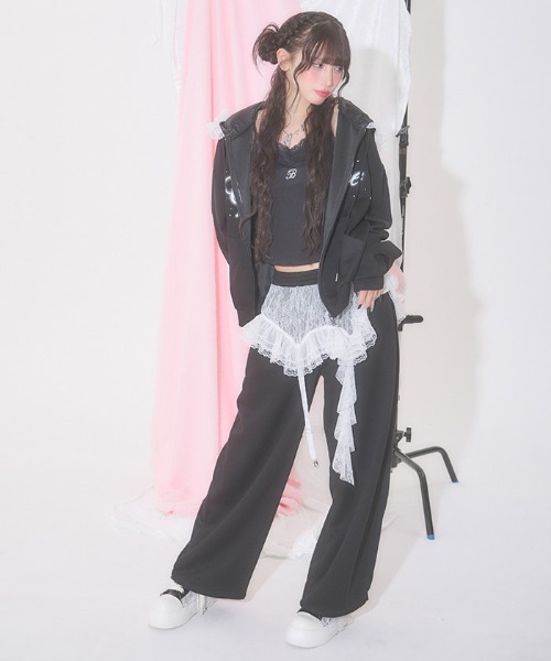 FickleBebe(フィクルベベ)の「アシメレースガーターパンツ(その他パンツ・レディース・ピンク/ブラック/グレー・FREE)」の4枚目の写真