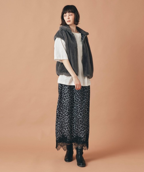 AT THE TRNK(アットザトランク)の「オリジナル レオパード柄 ファー リバーシブル ベスト AT THE TRNK(その他アウター・レディース・グレー/ブラウン・フリー)」の3枚目の写真
