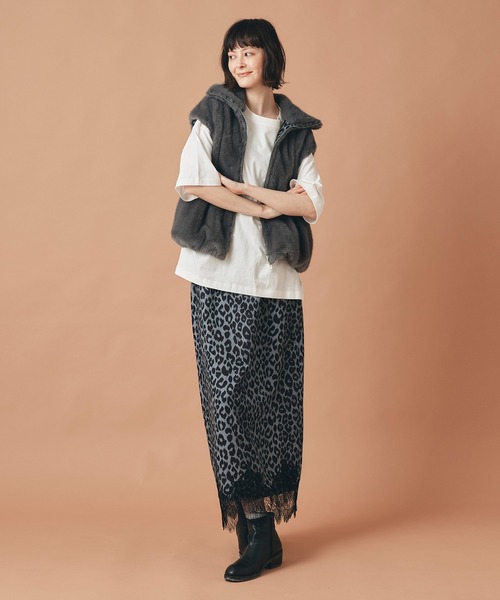 AT THE TRNK(アットザトランク)の「オリジナル レオパード柄 ファー リバーシブル ベスト AT THE TRNK(その他アウター・レディース・グレー/ブラウン・フリー)」の4枚目の写真