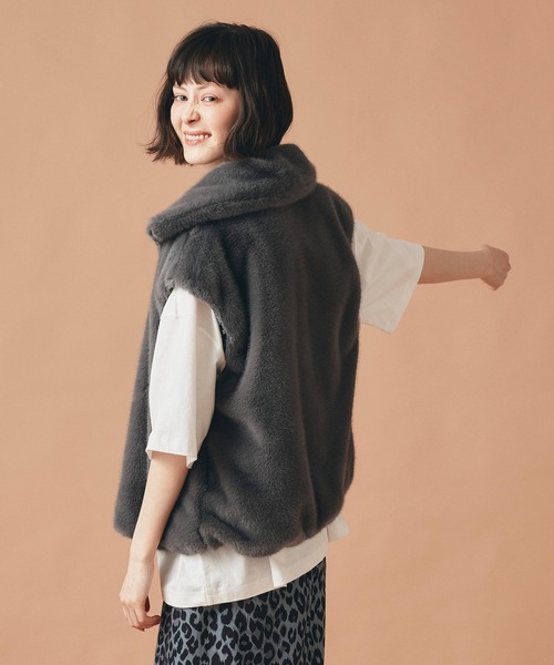 AT THE TRNK(アットザトランク)の「オリジナル レオパード柄 ファー リバーシブル ベスト AT THE TRNK(その他アウター・レディース・グレー/ブラウン・フリー)」の6枚目の写真