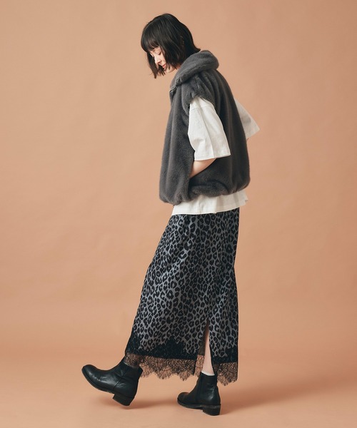 AT THE TRNK(アットザトランク)の「オリジナル レオパード柄 ファー リバーシブル ベスト AT THE TRNK(その他アウター・レディース・グレー/ブラウン・フリー)」の9枚目の写真