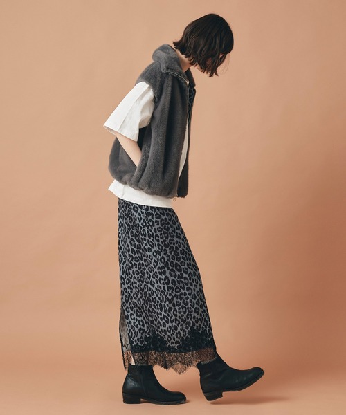 AT THE TRNK(アットザトランク)の「オリジナル レオパード柄 ファー リバーシブル ベスト AT THE TRNK(その他アウター・レディース・グレー/ブラウン・フリー)」の10枚目の写真