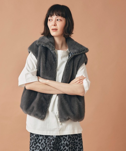 AT THE TRNK(アットザトランク)の「オリジナル レオパード柄 ファー リバーシブル ベスト AT THE TRNK(その他アウター・レディース・グレー/ブラウン・フリー)」の13枚目の写真