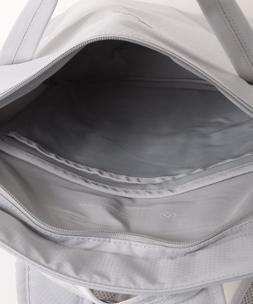 A.M.S.（エーエムエス）の「Mah エムエーエイチ Airy 撥水 軽量 ビジネス対応 スマートバックパック B4・PC収納対応（ビジネスバッグ・メンズ・ライトグレー/ブラック・FREE）」の4枚目の写真