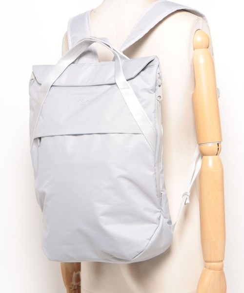 A.M.S.（エーエムエス）の「Mah エムエーエイチ Airy 撥水 軽量 ビジネス対応 スマートバックパック B4・PC収納対応（ビジネスバッグ・メンズ・ライトグレー/ブラック・FREE）」の8枚目の写真