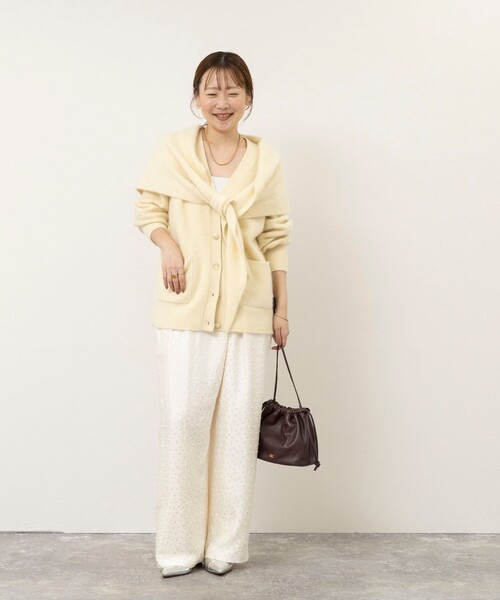 NOLLEY’S Sophi(ノーリーズソフィ)の「【一部WEB限定カラー】ウール混へアリーVネックカーディガン(カーディガン/ボレロ・レディース・イエロー系その他3/オレンジ/クリーム/オフホワイト/グレー・38)」の11枚目の写真