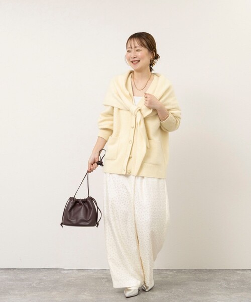 NOLLEY’S Sophi(ノーリーズソフィ)の「【一部WEB限定カラー】ウール混へアリーVネックカーディガン(カーディガン/ボレロ・レディース・イエロー系その他3/オレンジ/クリーム/オフホワイト/グレー・38)」の12枚目の写真