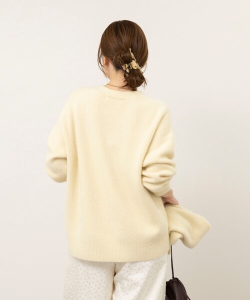 NOLLEY’S Sophi(ノーリーズソフィ)の「【一部WEB限定カラー】ウール混へアリーVネックカーディガン(カーディガン/ボレロ・レディース・イエロー系その他3/オレンジ/クリーム/オフホワイト/グレー・38)」の21枚目の写真