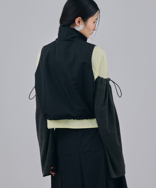 NON TOKYO(ノントーキョー)の「LAMINATED TAFFETA SHORT VEST(ベスト・レディース・ブルー/イエロー/ブラック・FREE)」の7枚目の写真