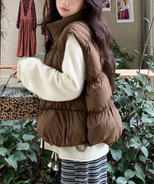 FAVORITO(ファヴォリート)の「スタンドカラー中綿ジップベスト(ダウンベスト・レディース・ブラウン/ホワイト/ライトブルー/ブラック・F)」の17枚目の写真