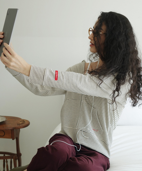 HEEARI(ヒアリー)の「Amber Knitted Stripe Zip-Up(パーカー・レディース・その他・FREE)」の2枚目の写真