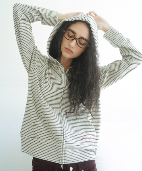 HEEARI(ヒアリー)の「Amber Knitted Stripe Zip-Up(パーカー・レディース・その他・FREE)」の4枚目の写真