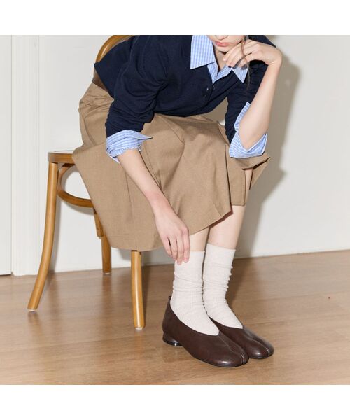 SPUR(シュプール)の「Split V-Edge Banding Flat -WA9033 (3色)(バレエシューズ・レディース・レッド/ダークブラウン/ブラック・22.5cm/23cm/23.5cm/24cm/24.5cm/25cm)」の3枚目の写真