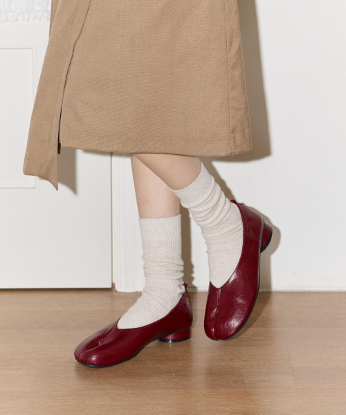 SPUR(シュプール)の「Split V-Edge Banding Flat -WA9033 (3色)(バレエシューズ・レディース・レッド/ダークブラウン/ブラック・22.5cm/23cm/23.5cm/24cm/24.5cm/25cm)」の7枚目の写真