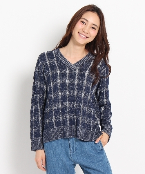 HusHusH（ハッシュアッシュ）の「縄編みVネックニット（ニット/セーター・レディース・ホワイト/グレー/ブルー・03/02）」の6枚目の写真