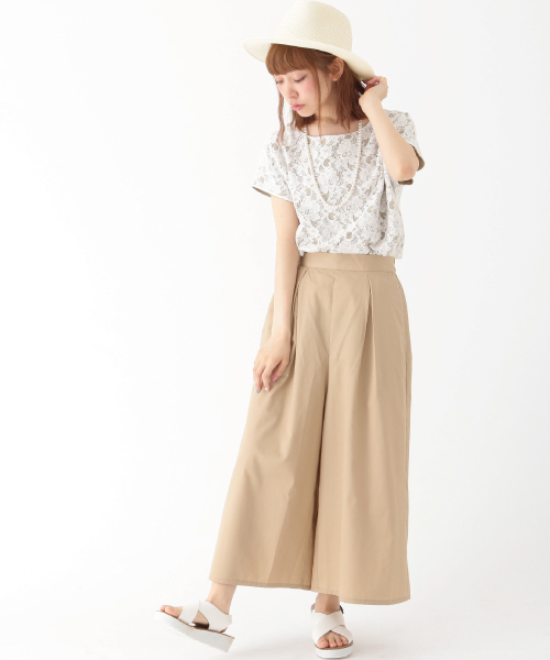earth music&ecology(アースミュージックアンドエコロジー)の「ワイドタックパンツ(その他パンツ・レディース・ブラック/カーキ/ベージュ/ネイビー・FREE)」の3枚目の写真