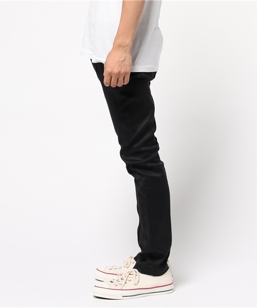 UNITED TOKYO（ユナイテッドトウキョウ）の「スーピマテーパードデニム（デニムパンツ・メンズ・ブラック/ネイビー・1/2/3）」の3枚目の写真