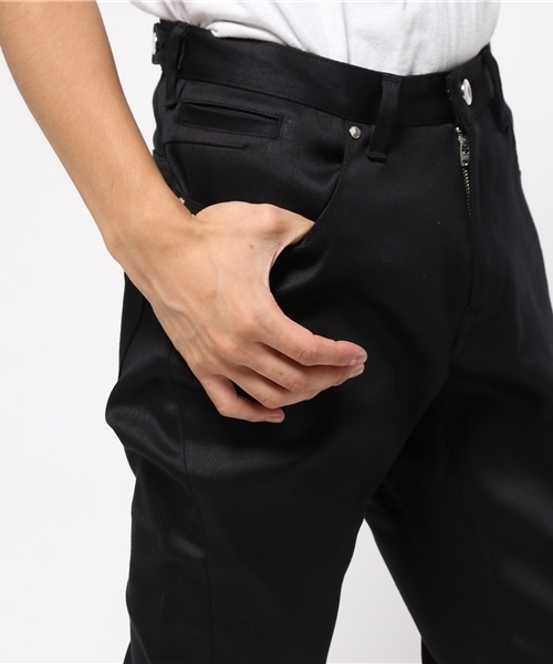 UNITED TOKYO（ユナイテッドトウキョウ）の「スーピマテーパードデニム（デニムパンツ・メンズ・ブラック/ネイビー・1/2/3）」の8枚目の写真