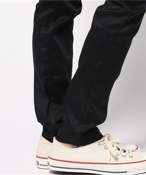 UNITED TOKYO（ユナイテッドトウキョウ）の「スーピマテーパードデニム（デニムパンツ・メンズ・ブラック/ネイビー・1/2/3）」の9枚目の写真