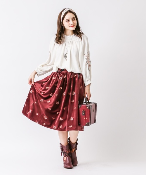 axes femme（アクシーズファム）の「総刺繍ベロアミディスカート
