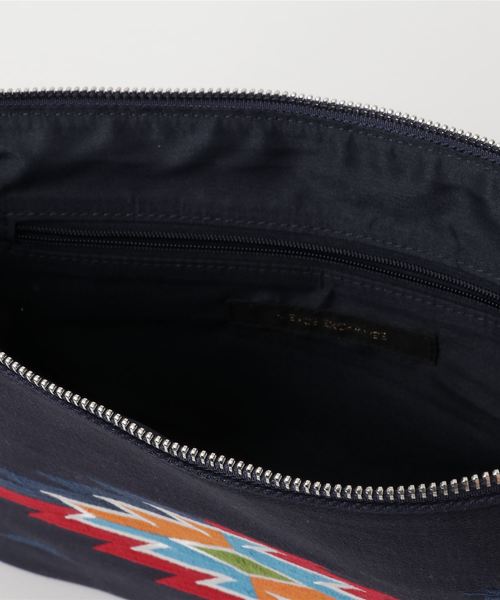 VENCEEXCHANGE（ヴァンスエクスチェンジ）の「オルテガ刺繍クラッチバッグ（クラッチバッグ・メンズ・ライトブルー/ネイビー/ベージュ・フリー）」の7枚目の写真