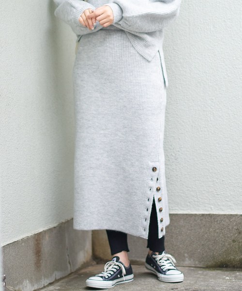 natural couture(ナチュラルクチュール)の「もちもちサイド釦スカート(スカート・レディース・ライトグレー/ブラック/ピンク/アイボリー・FREE)」の3枚目の写真