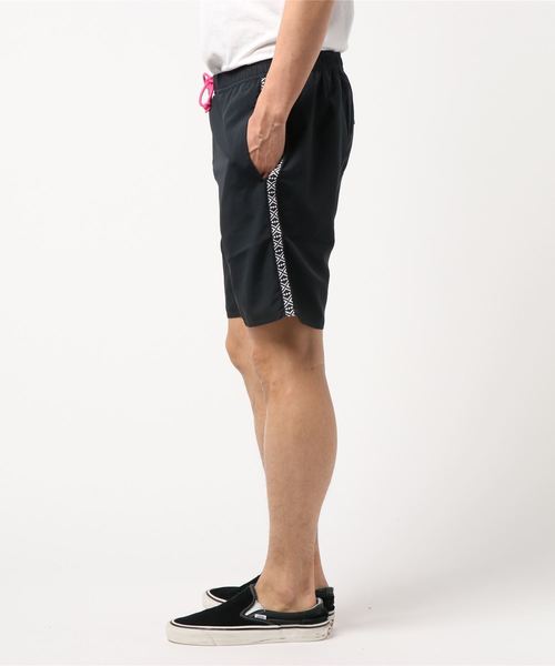 STYLEBLOCK（スタイルブロック）の「水陸両用テープ使いサーフショーツ（その他パンツ・メンズ・ブラック/ネイビー/レッド・L/LL/M）」の4枚目の写真