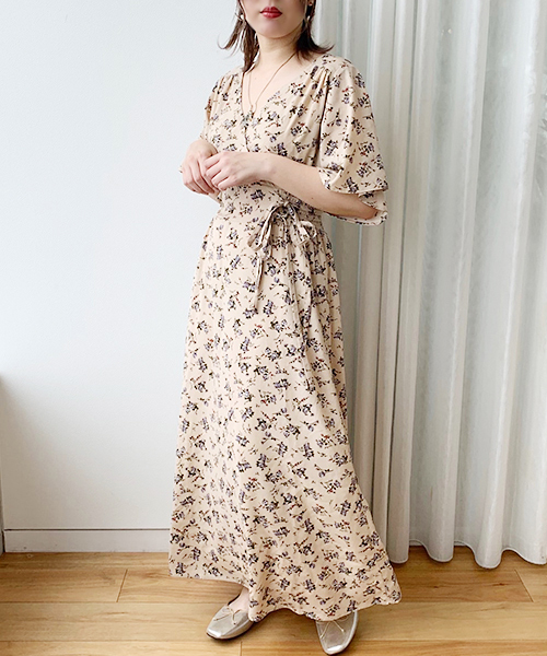 apres jour（アプレジュール）の「花柄カシュクールワンピース【ZOZOTOWN限定アイテム】（ワンピース・レディース・ブラック/ベージュ/モカ・フリー）」の3枚目の写真