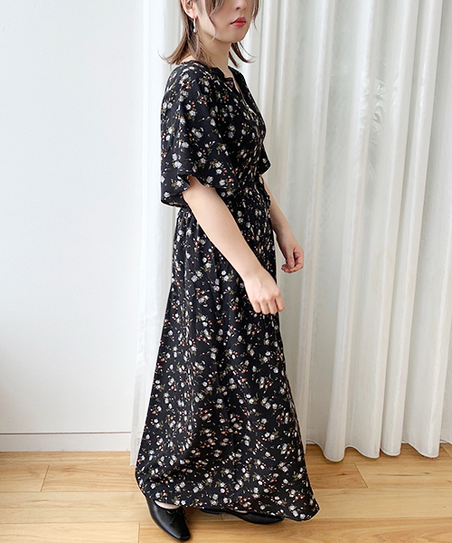 apres jour（アプレジュール）の「花柄カシュクールワンピース【ZOZOTOWN限定アイテム】（ワンピース・レディース・ブラック/ベージュ/モカ・フリー）」の7枚目の写真