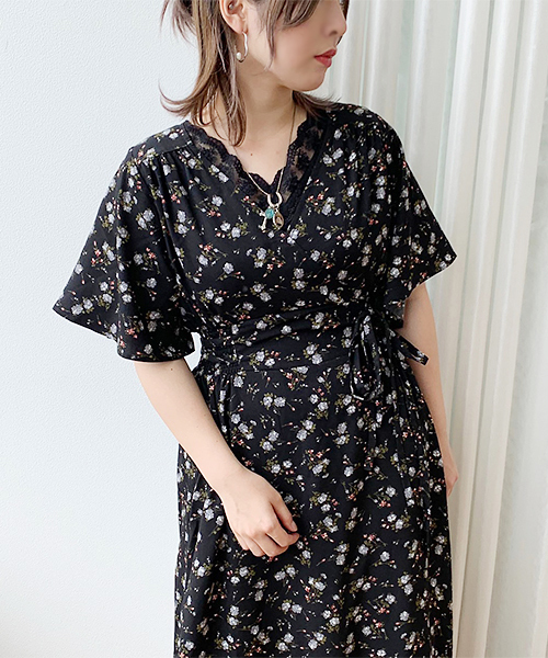 apres jour（アプレジュール）の「花柄カシュクールワンピース【ZOZOTOWN限定アイテム】（ワンピース・レディース・ブラック/ベージュ/モカ・フリー）」の9枚目の写真