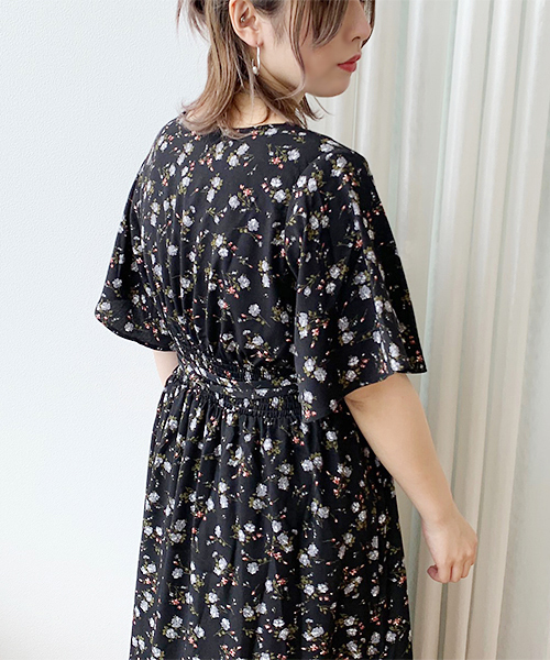 apres jour（アプレジュール）の「花柄カシュクールワンピース【ZOZOTOWN限定アイテム】（ワンピース・レディース・ブラック/ベージュ/モカ・フリー）」の11枚目の写真
