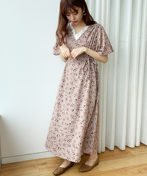 apres jour（アプレジュール）の「花柄カシュクールワンピース【ZOZOTOWN限定アイテム】（ワンピース・レディース・ブラック/ベージュ/モカ・フリー）」の14枚目の写真