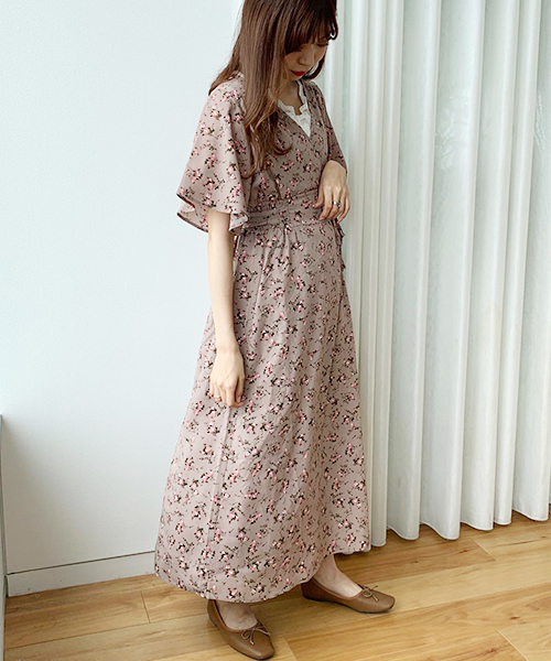 apres jour（アプレジュール）の「花柄カシュクールワンピース【ZOZOTOWN限定アイテム】（ワンピース・レディース・ブラック/ベージュ/モカ・フリー）」の16枚目の写真